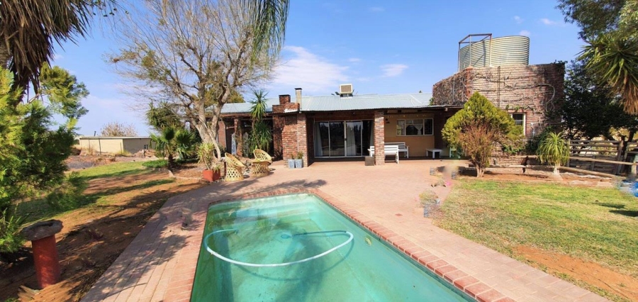 5 Bedroom Property for Sale in Upington Rural Northern Cape